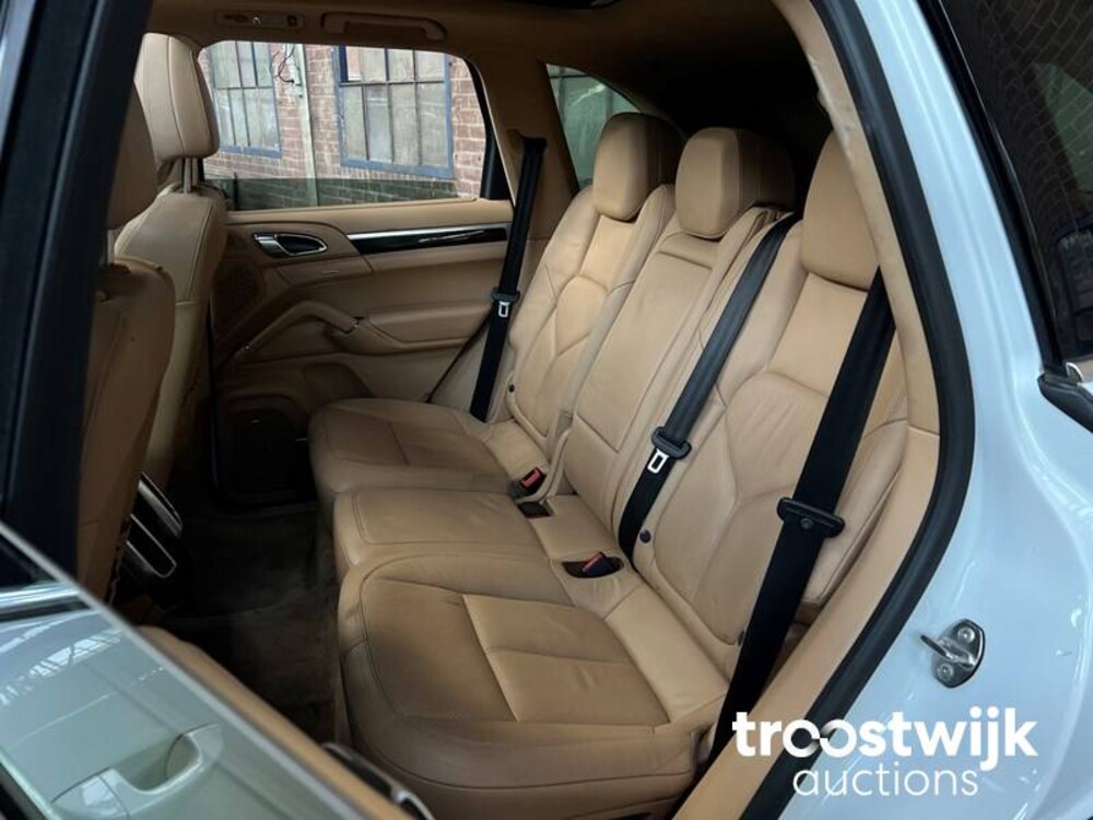 Porsche  Cayenne 3.6 V6 300pk PDK 2012