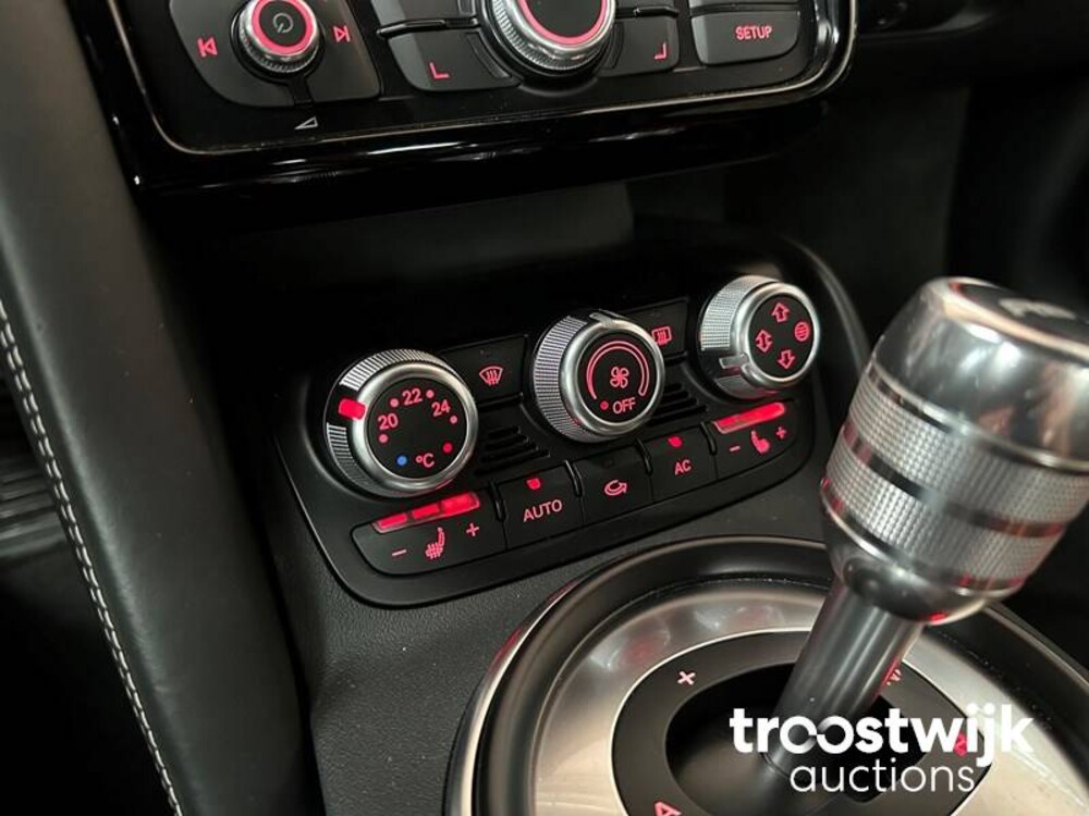 Audi R8 Spyder 5.2 V10 FSI FACELIFT Audi-Exclusive 525pk 2011 Cabriolet, 1-KXH-50