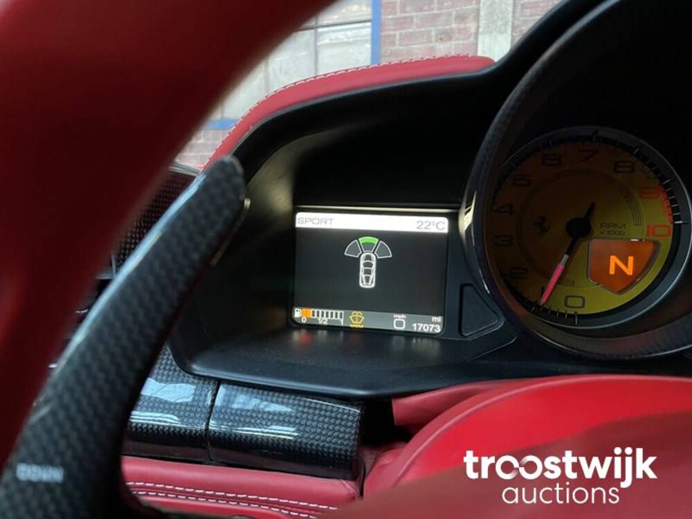 Ferrari 458 Italia  562pk 2012