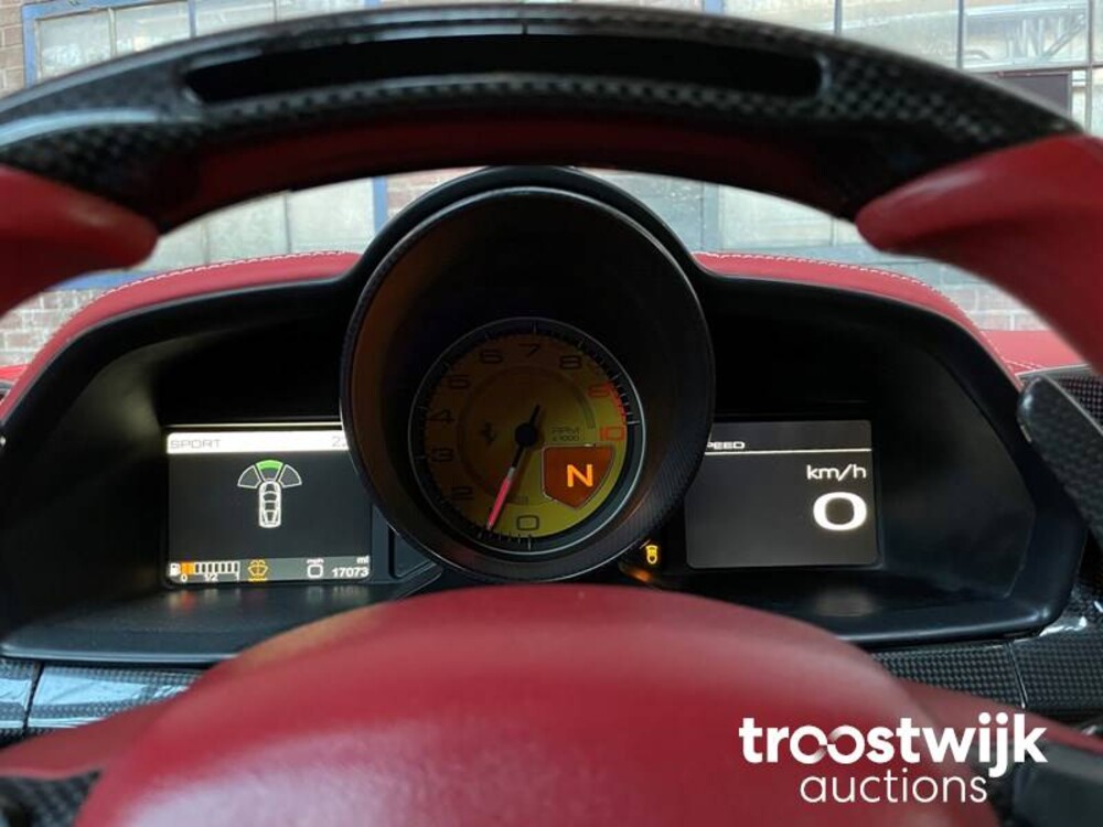 Ferrari 458 Italia  562pk 2012