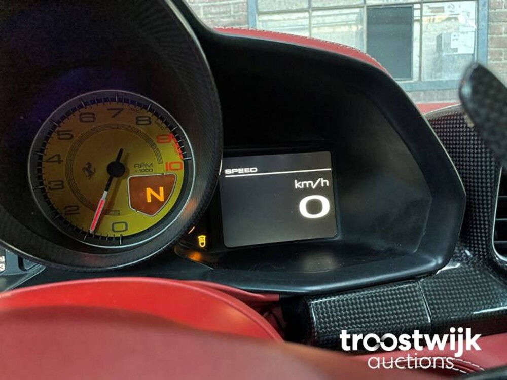 Ferrari 458 Italia  562pk 2012