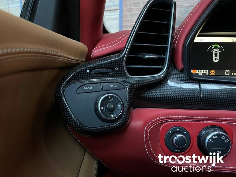 Ferrari 458 Italia  562pk 2012