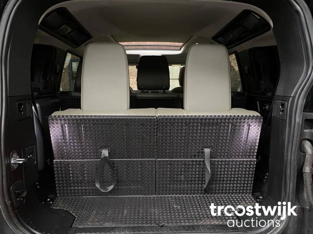 Land Rover Defender D240 110 7-Persoon Nieuw-Model 241pk 2020 -Orig. NL-, J-424-BD