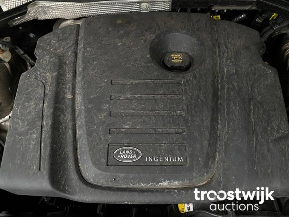 Land Rover Defender D240 110 7-Persoon Nieuw-Model 241pk 2020 -Orig. NL-, J-424-BD