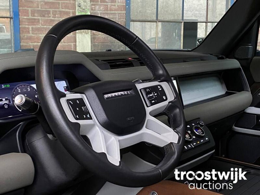 Land Rover Defender D240 110 7-Persoon Nieuw-Model 241pk 2020 -Orig. NL-, J-424-BD