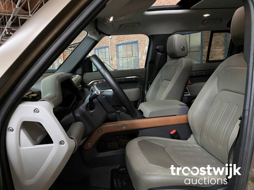 Land Rover Defender D240 110 7-Persoon Nieuw-Model 241pk 2020 -Orig. NL-, J-424-BD
