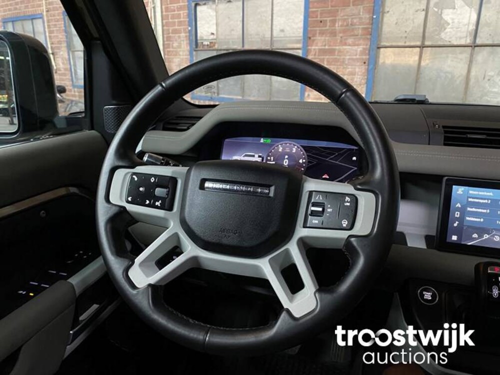Land Rover Defender D240 110 7-Persoon Nieuw-Model 241pk 2020 -Orig. NL-, J-424-BD