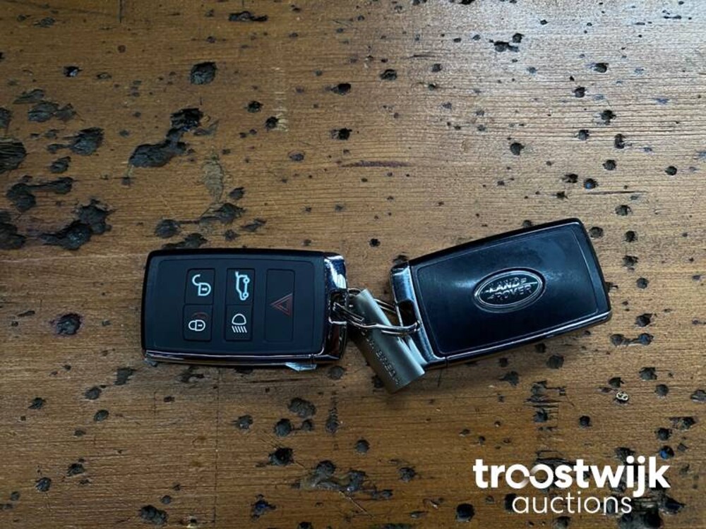 Land Rover Defender D240 110 7-Persoon Nieuw-Model 241pk 2020 -Orig. NL-, J-424-BD