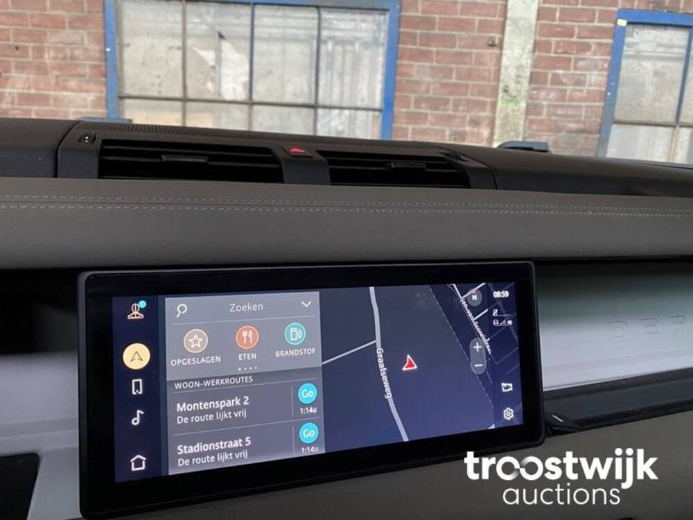 Land Rover Defender D240 110 7-Persoon Nieuw-Model 241pk 2020 -Orig. NL-, J-424-BD