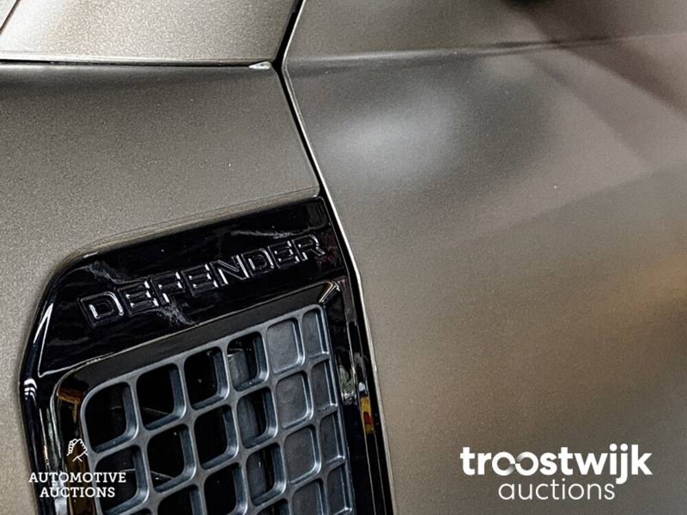 Land Rover Defender D240 110 7-Persoon Nieuw-Model 241pk 2020 -Orig. NL-, J-424-BD