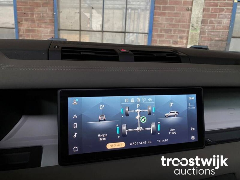 Land Rover Defender D240 110 7-Persoon Nieuw-Model 241pk 2020 -Orig. NL-, J-424-BD