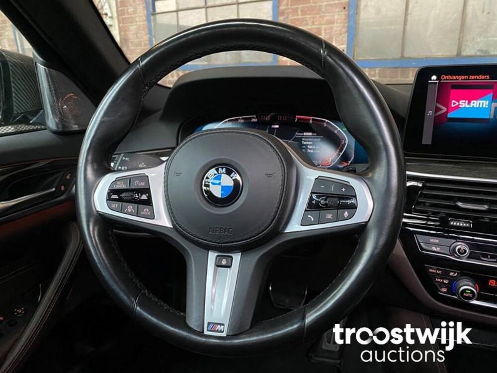 BMW 520i M-Performance M-Sport High Executive Edition -Facelift- 184pk 2020 -Orig. NL-, J-372-ZJ
