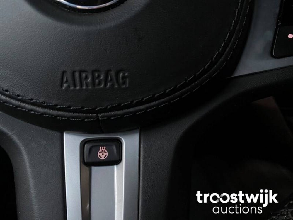 BMW 520i M-Performance M-Sport High Executive Edition -Facelift- 184pk 2020 -Orig. NL-, J-372-ZJ