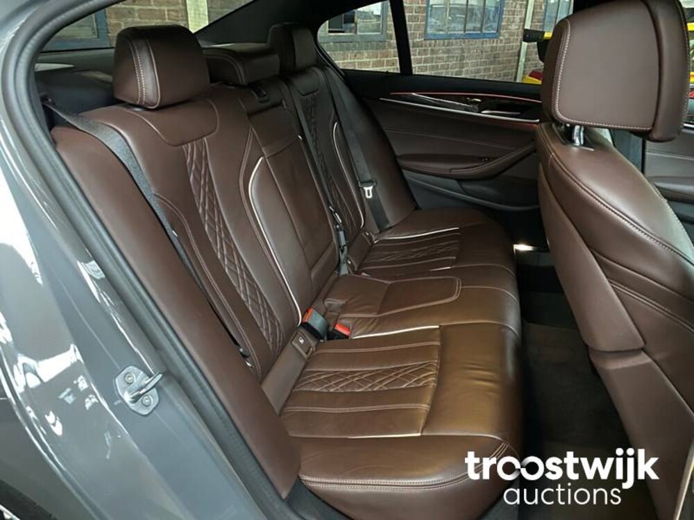 BMW 520i M-Performance M-Sport High Executive Edition -Facelift- 184pk 2020 -Orig. NL-, J-372-ZJ