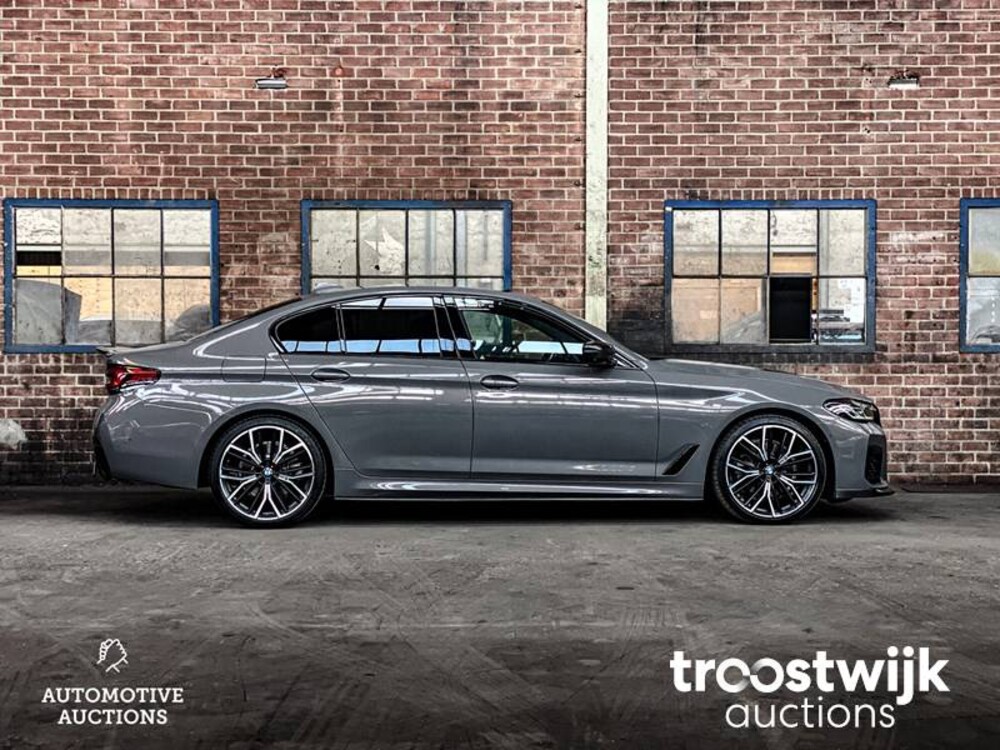 BMW 520i M-Performance M-Sport High Executive Edition -Facelift- 184pk 2020 -Orig. NL-, J-372-ZJ