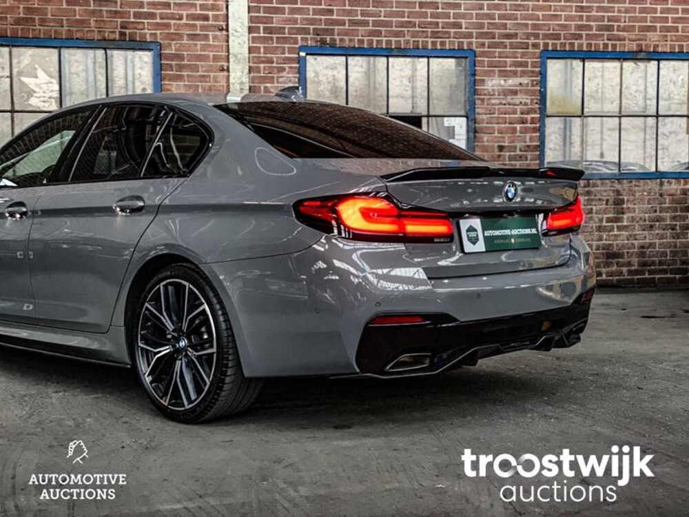 BMW 520i M-Performance M-Sport High Executive Edition -Facelift- 184pk 2020 -Orig. NL-, J-372-ZJ