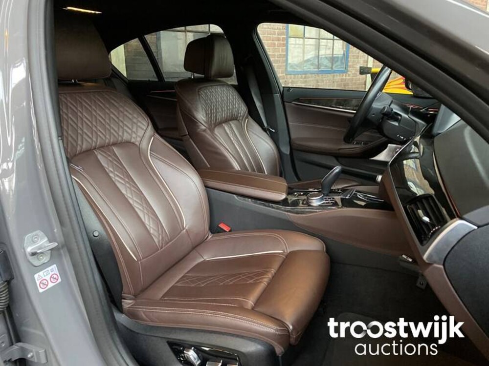 BMW 520i M-Performance M-Sport High Executive Edition -Facelift- 184pk 2020 -Orig. NL-, J-372-ZJ
