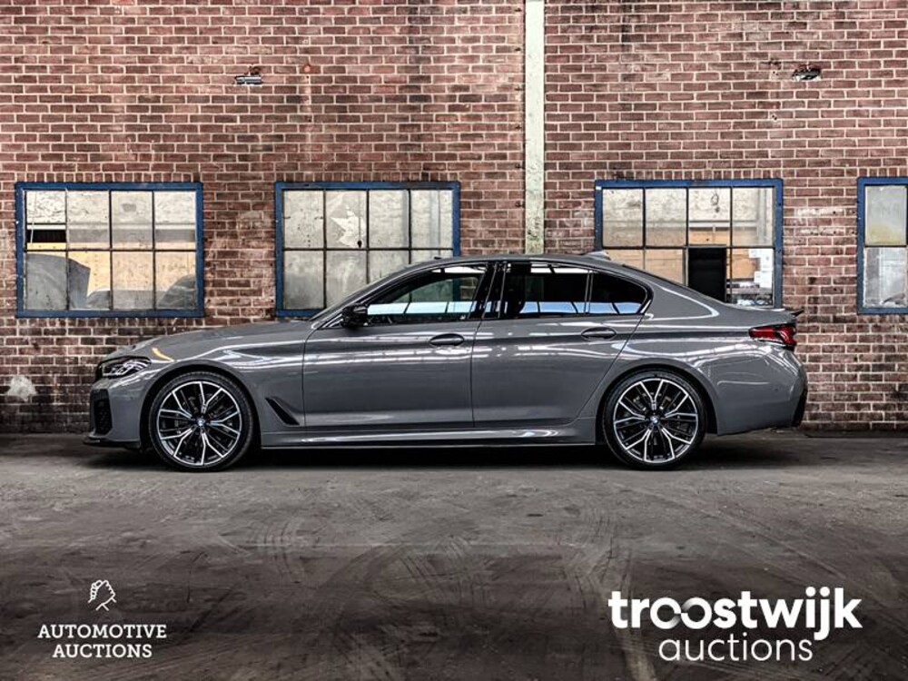 BMW 520i M-Performance M-Sport High Executive Edition -Facelift- 184pk 2020 -Orig. NL-, J-372-ZJ
