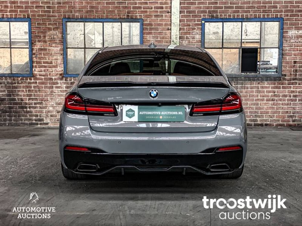 BMW 520i M-Performance M-Sport High Executive Edition -Facelift- 184pk 2020 -Orig. NL-, J-372-ZJ