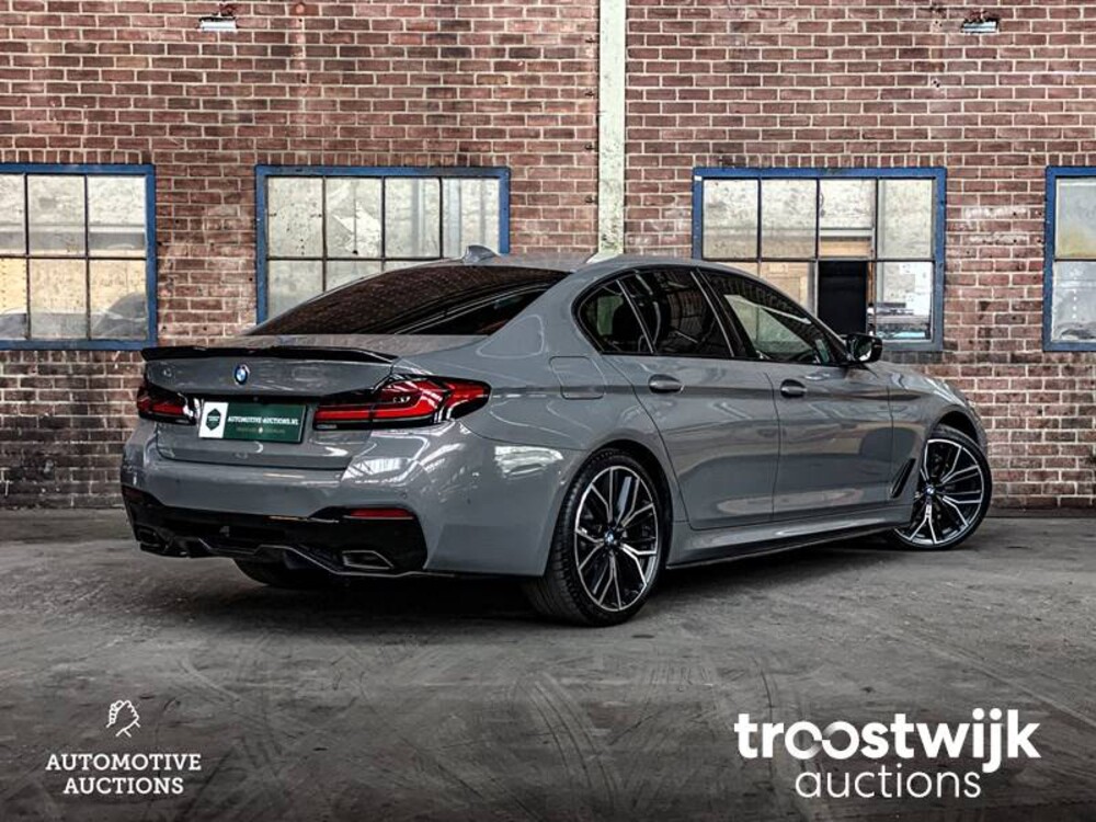 BMW 520i M-Performance M-Sport High Executive Edition -Facelift- 184pk 2020 -Orig. NL-, J-372-ZJ