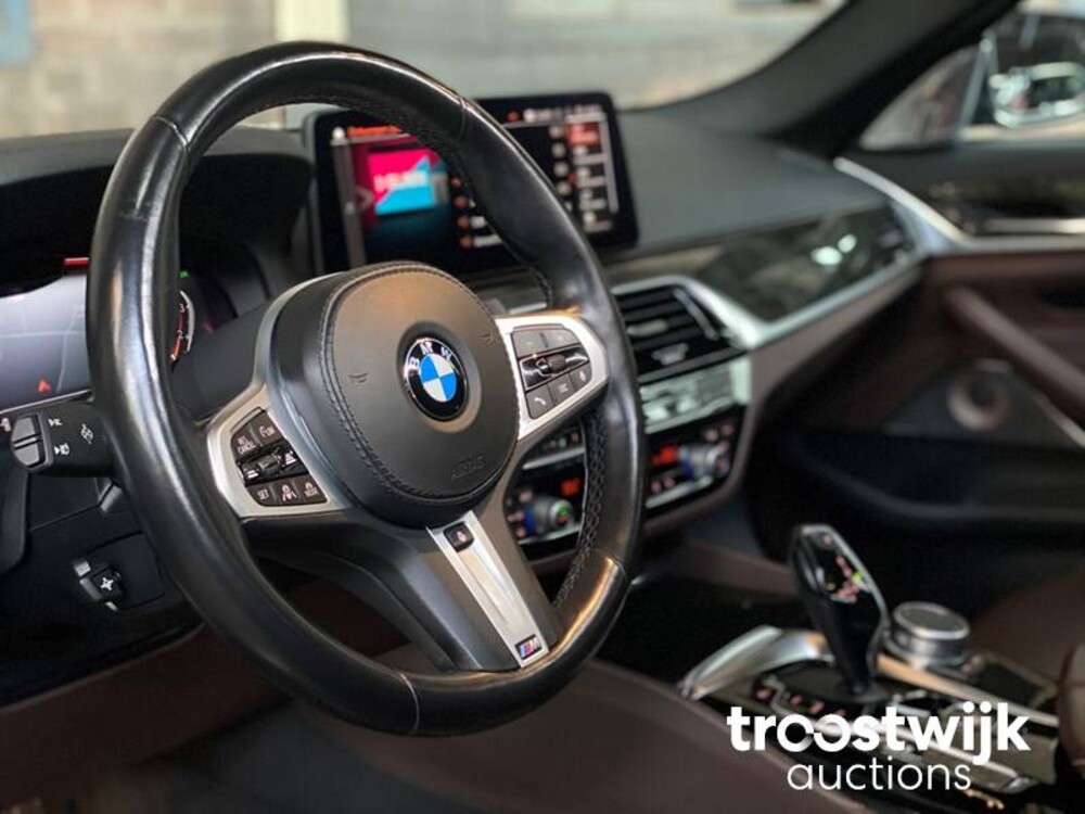BMW 520i M-Performance M-Sport High Executive Edition -Facelift- 184pk 2020 -Orig. NL-, J-372-ZJ