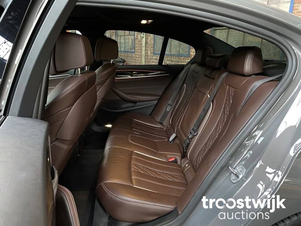 BMW 520i M-Performance M-Sport High Executive Edition -Facelift- 184pk 2020 -Orig. NL-, J-372-ZJ