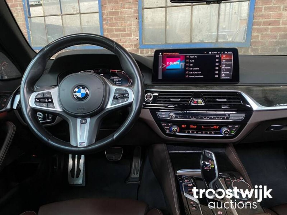 BMW 520i M-Performance M-Sport High Executive Edition -Facelift- 184pk 2020 -Orig. NL-, J-372-ZJ