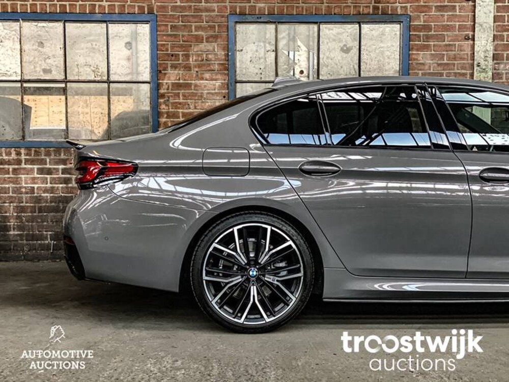 BMW 520i M-Performance M-Sport High Executive Edition -Facelift- 184pk 2020 -Orig. NL-, J-372-ZJ