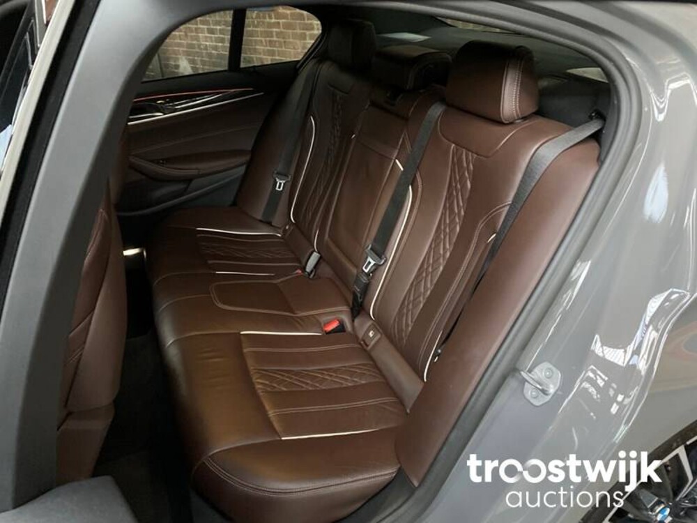 BMW 520i M-Performance M-Sport High Executive Edition -Facelift- 184pk 2020 -Orig. NL-, J-372-ZJ