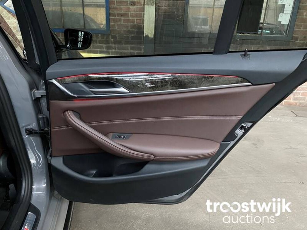 BMW 520i M-Performance M-Sport High Executive Edition -Facelift- 184pk 2020 -Orig. NL-, J-372-ZJ
