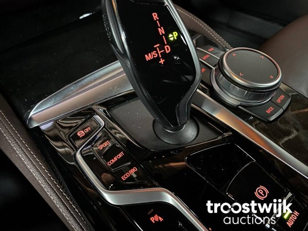 BMW 520i M-Performance M-Sport High Executive Edition -Facelift- 184pk 2020 -Orig. NL-, J-372-ZJ