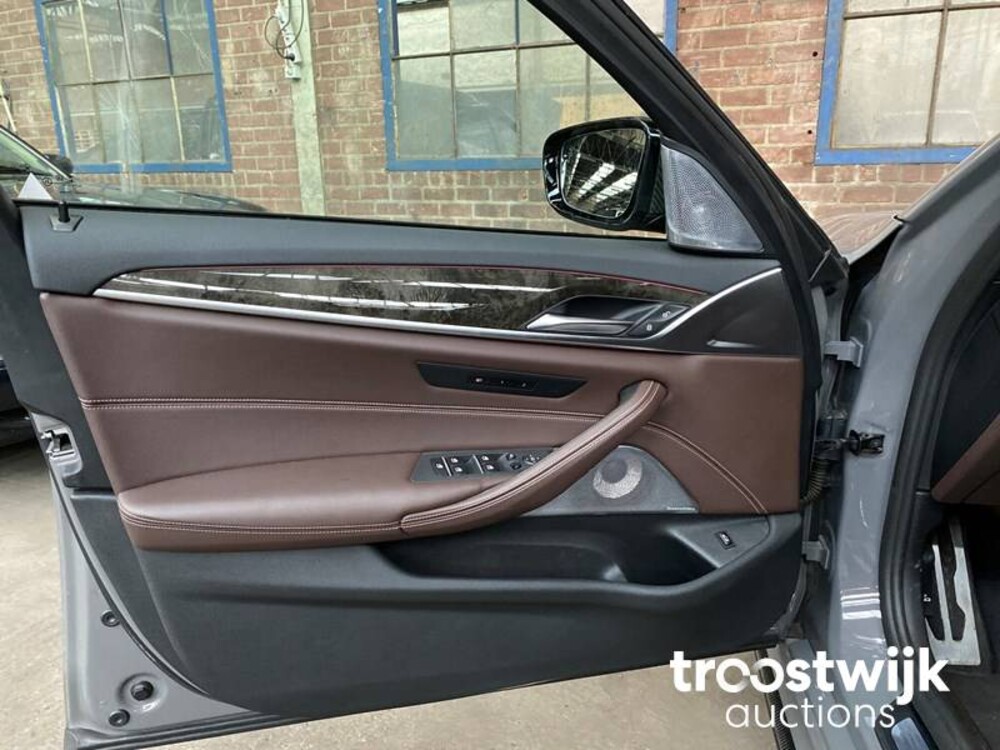 BMW 520i M-Performance M-Sport High Executive Edition -Facelift- 184pk 2020 -Orig. NL-, J-372-ZJ