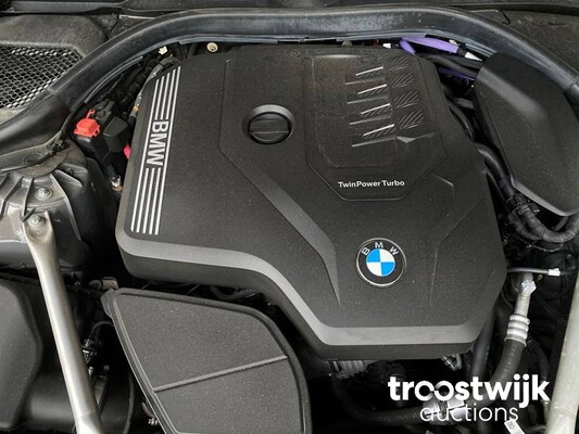 BMW 520i M-Performance M-Sport High Executive Edition -Facelift- 184pk 2020 -Orig. NL-, J-372-ZJ