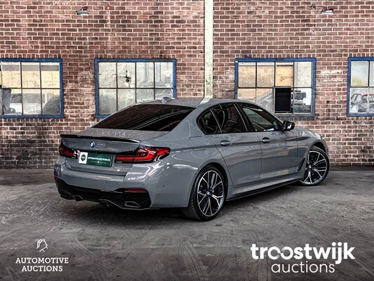 BMW 520i M-Performance M-Sport High Executive Edition -Facelift- 184pk 2020 -Orig. NL-, J-372-ZJ