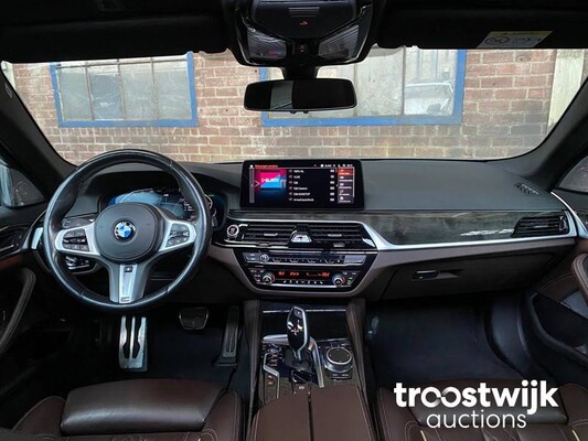 BMW 520i M-Performance M-Sport High Executive Edition -Facelift- 184pk 2020 -Orig. NL-, J-372-ZJ