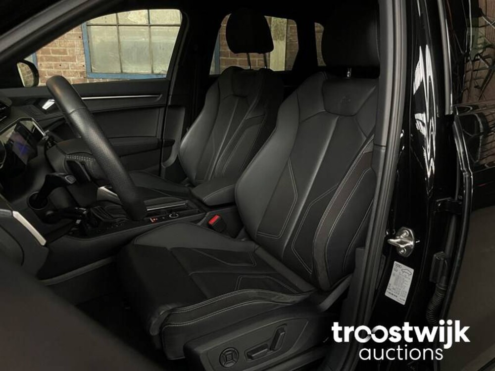 Audi Q3 S-Line 40TFSI Quattro 190pk 2019 -Orig. NL-, ZH-678-B