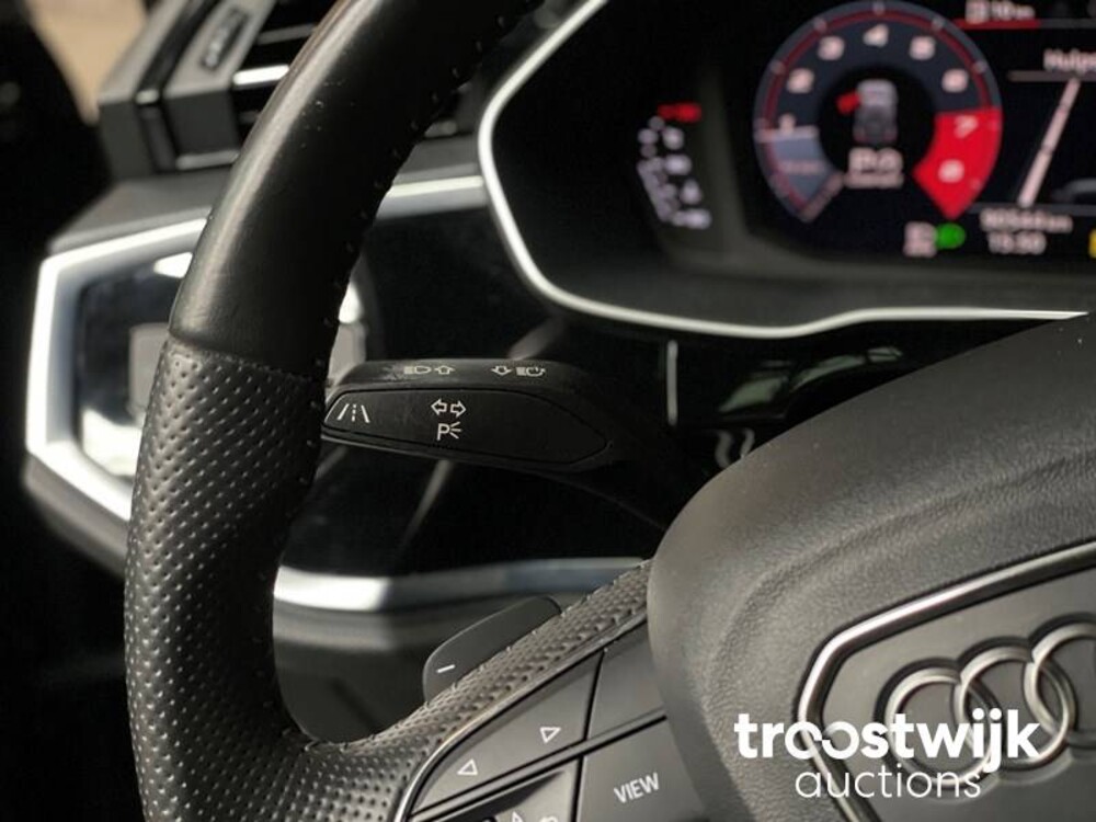 Audi Q3 S-Line 40TFSI Quattro 190pk 2019 -Orig. NL-, ZH-678-B