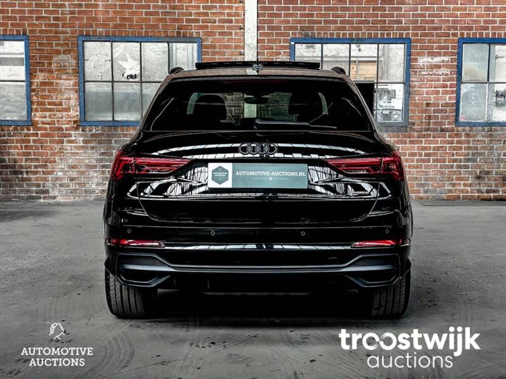 Audi Q3 S-Line 40TFSI Quattro 190pk 2019 -Orig. NL-, ZH-678-B