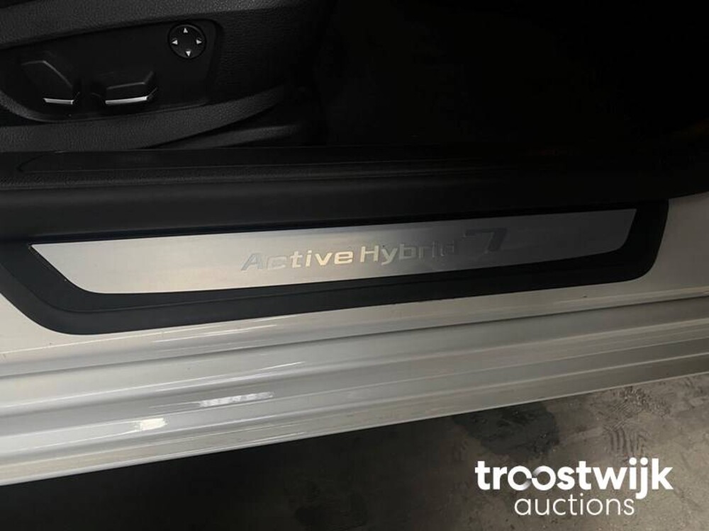 BMW ActiveHybrid 7 F04 4.4 V8 465pk 2010