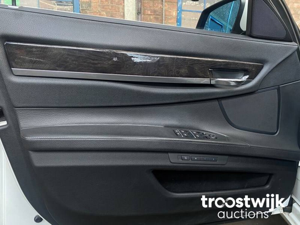 BMW ActiveHybrid 7 F04 4.4 V8 465pk 2010