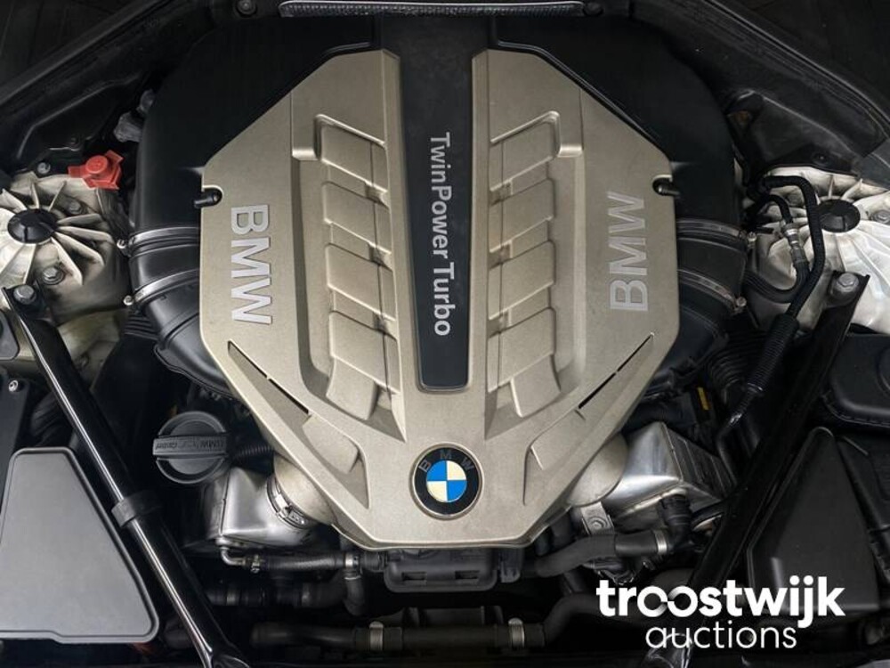 BMW ActiveHybrid 7 F04 4.4 V8 465pk 2010