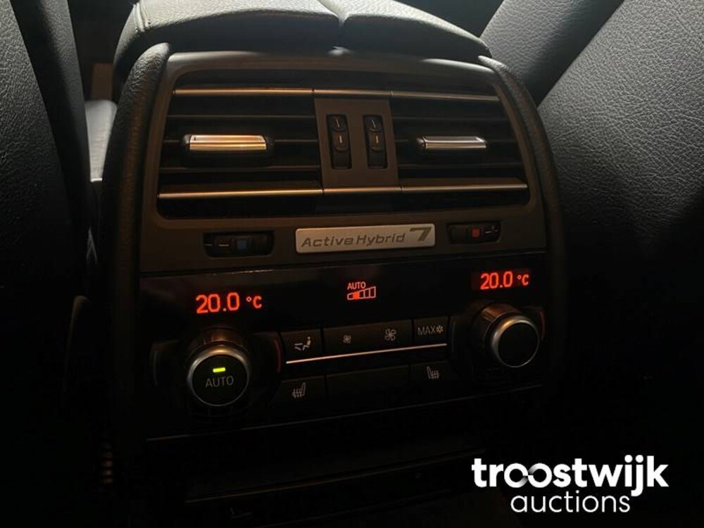 BMW ActiveHybrid 7 F04 4.4 V8 465pk 2010