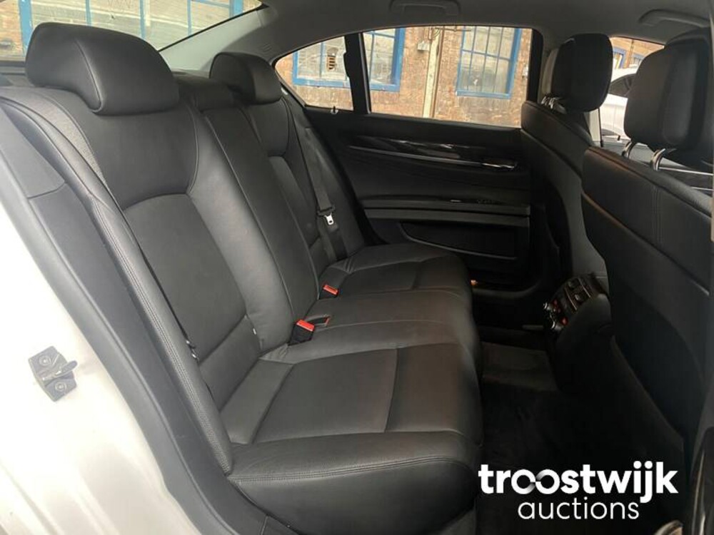 BMW ActiveHybrid 7 F04 4.4 V8 465pk 2010