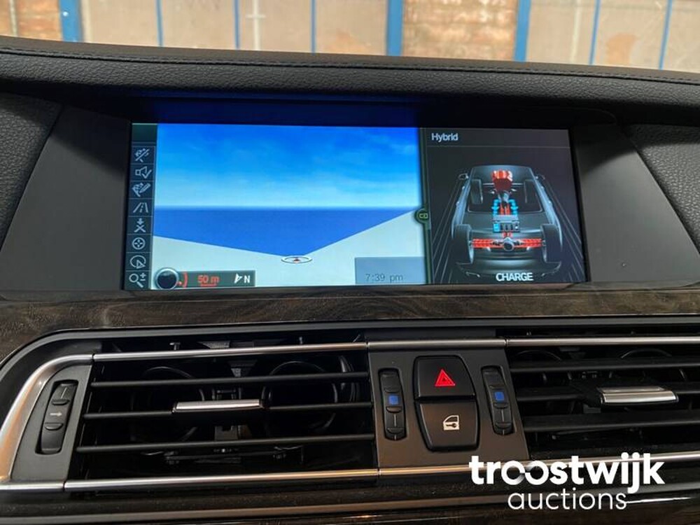 BMW ActiveHybrid 7 F04 4.4 V8 465pk 2010