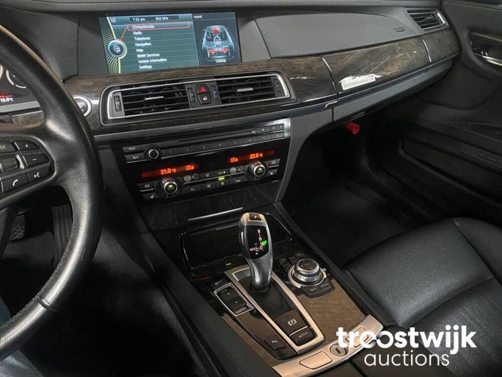 BMW ActiveHybrid 7 F04 4.4 V8 465pk 2010