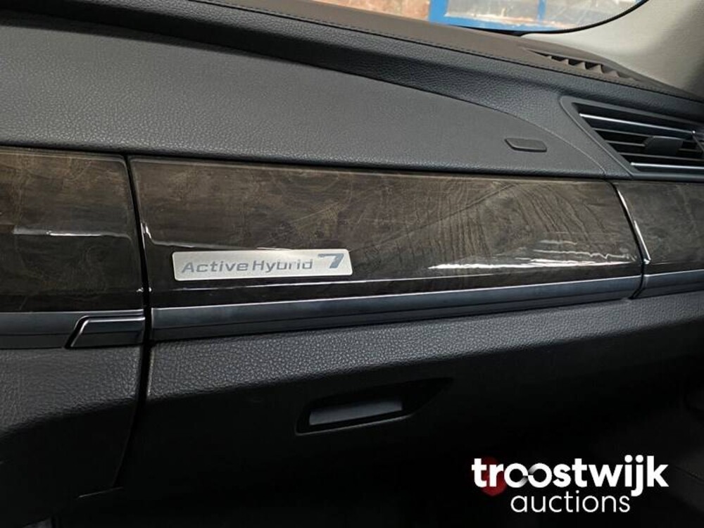 BMW ActiveHybrid 7 F04 4.4 V8 465pk 2010