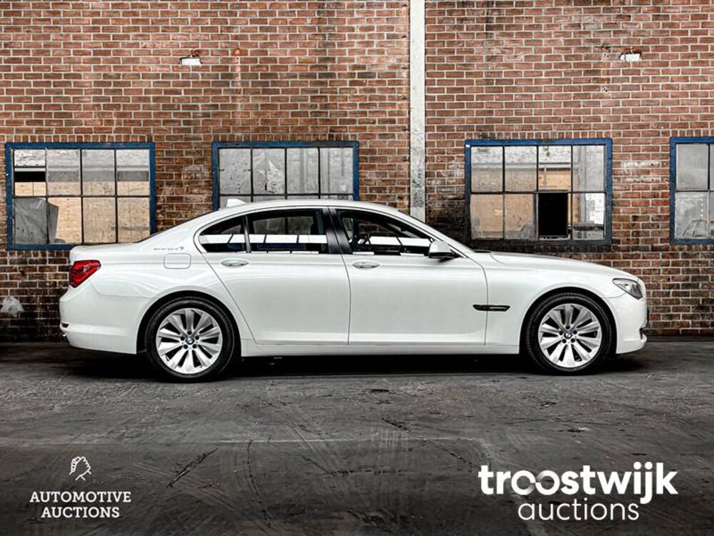 BMW ActiveHybrid 7 F04 4.4 V8 465pk 2010