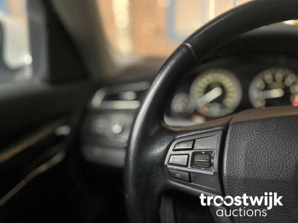 BMW ActiveHybrid 7 F04 4.4 V8 465pk 2010