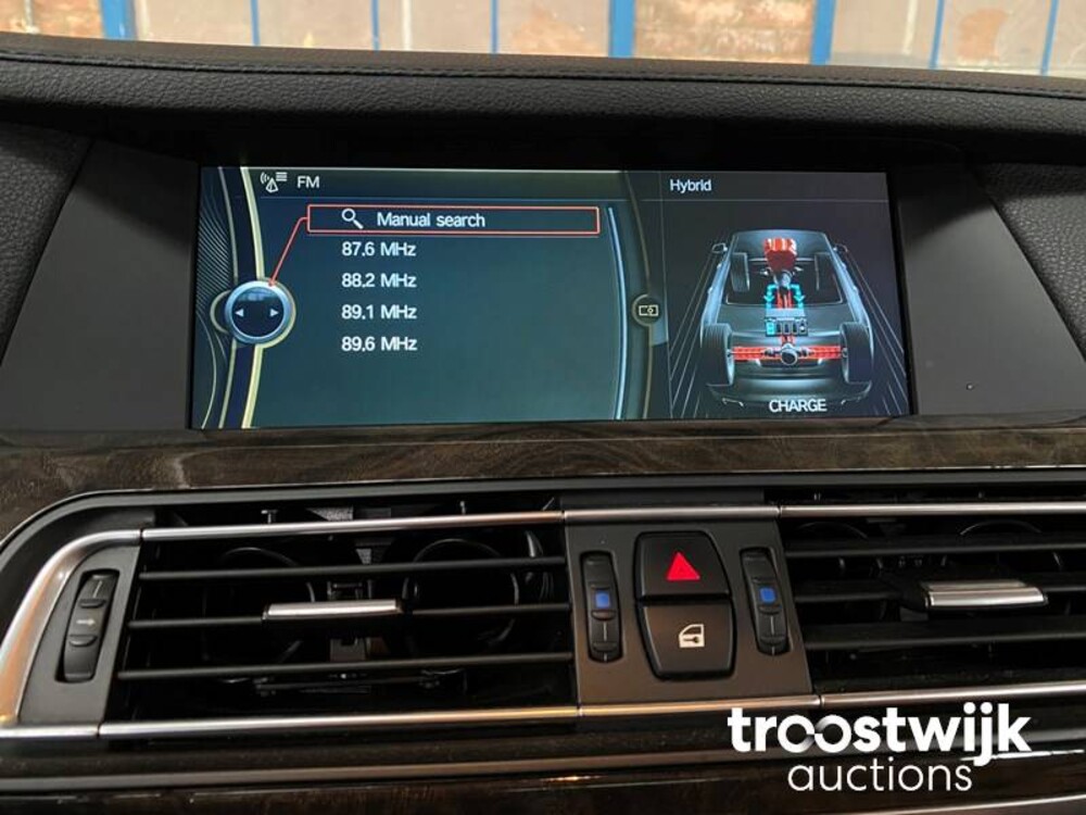 BMW ActiveHybrid 7 F04 4.4 V8 465pk 2010