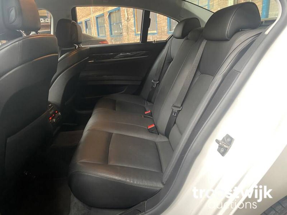 BMW ActiveHybrid 7 F04 4.4 V8 465pk 2010